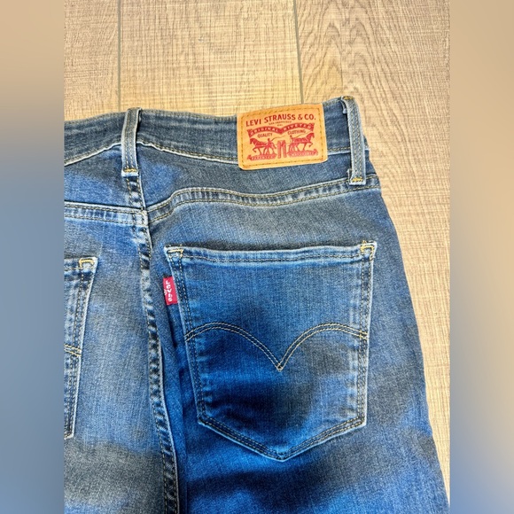 Levi’s Bootcut High- rise Jeans - Picture 2 of 7